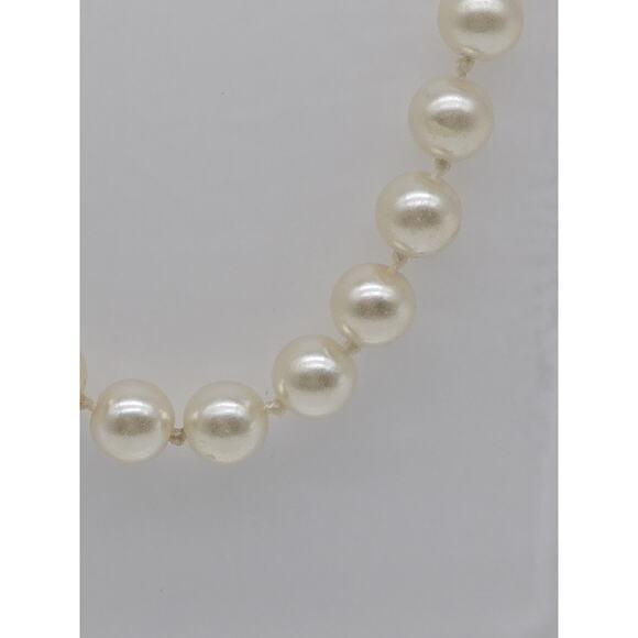 White 8mm Round Simulated Pearl Knotted 18" Necklace Filigree Fishhook Clasp - Picture 2 of 7
